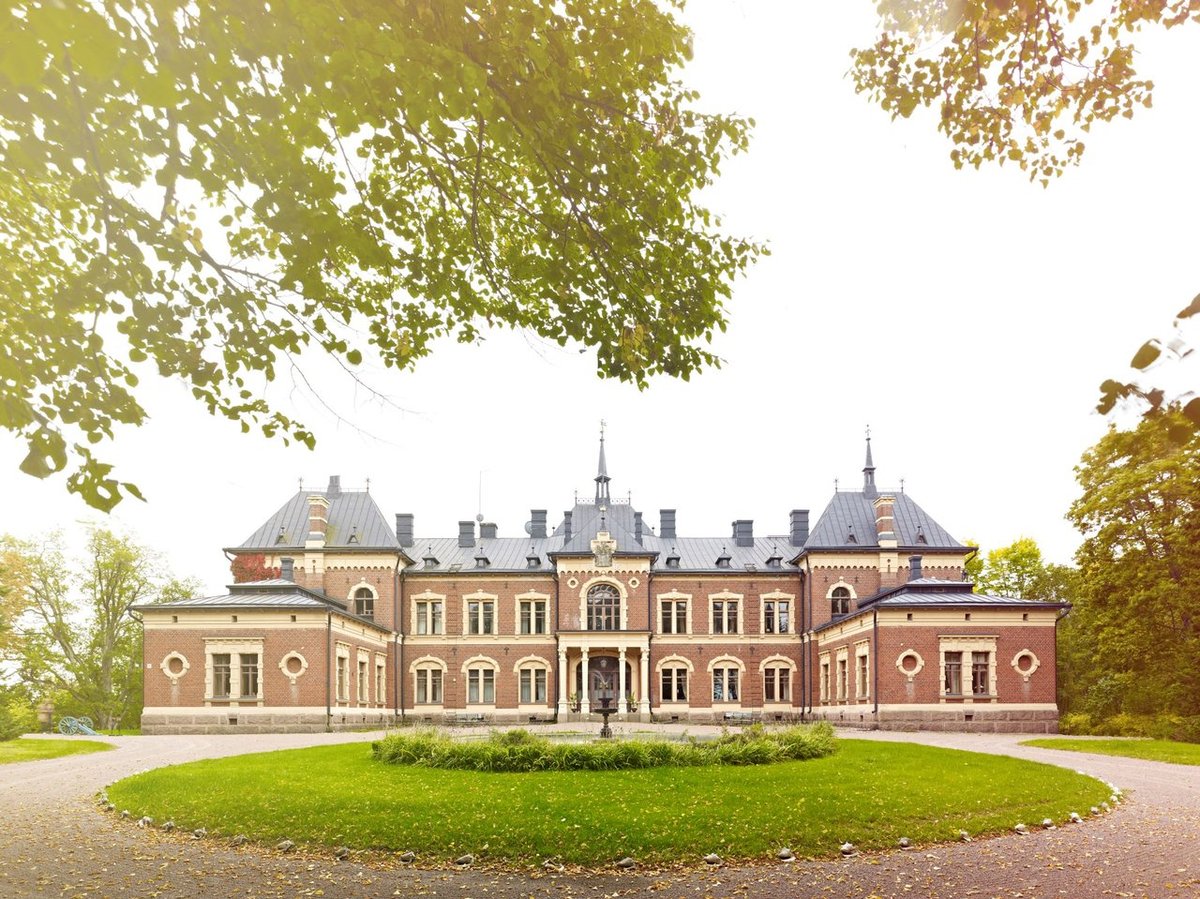 Malmgardin-kartanolinna-0114-118_kuvaaja-Brendan-Austin-medium